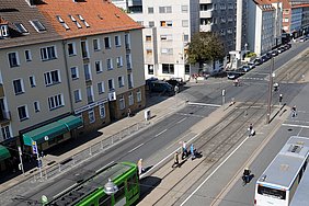 Straße und Häuser von oben